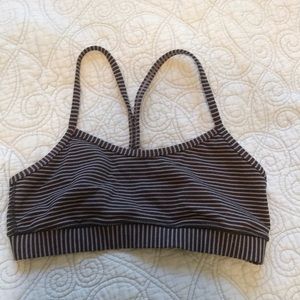Lululemon sports bra size 6